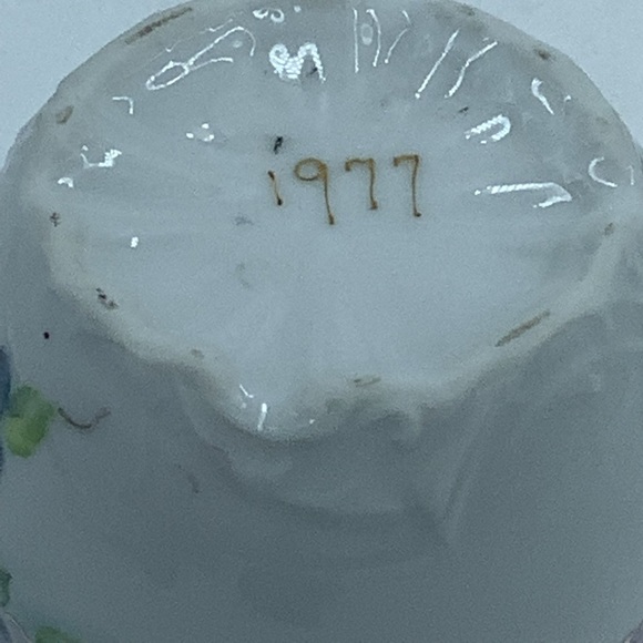 Vintage Hand Painted Berries Covered Jam  Jar with Spoon - Picture 10 of 10